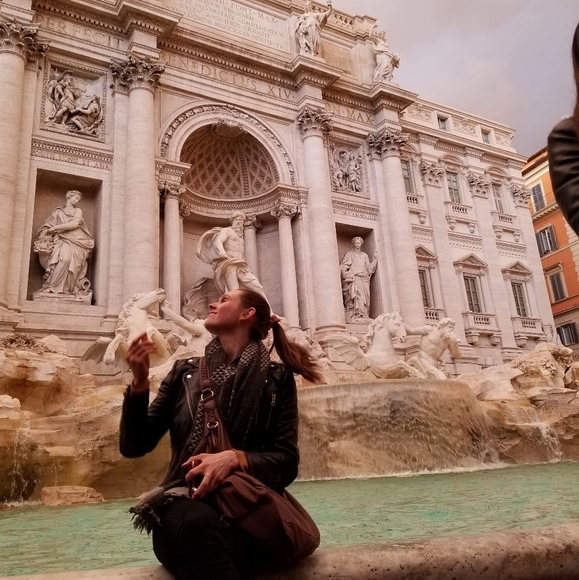 Meet your Posher, Emily - Picture 1 of 1